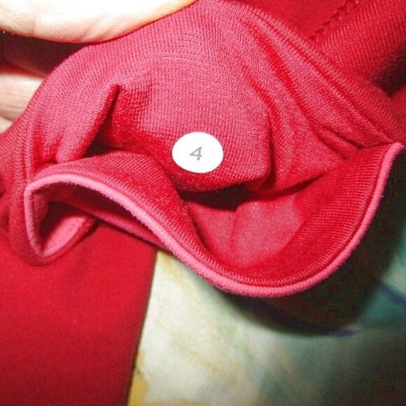 Lululemon ALIGN Soul Cycle Size 4 LEGGINGS Crop 21" Graphic SKULL Heart POCKET - Picture 6 of 10